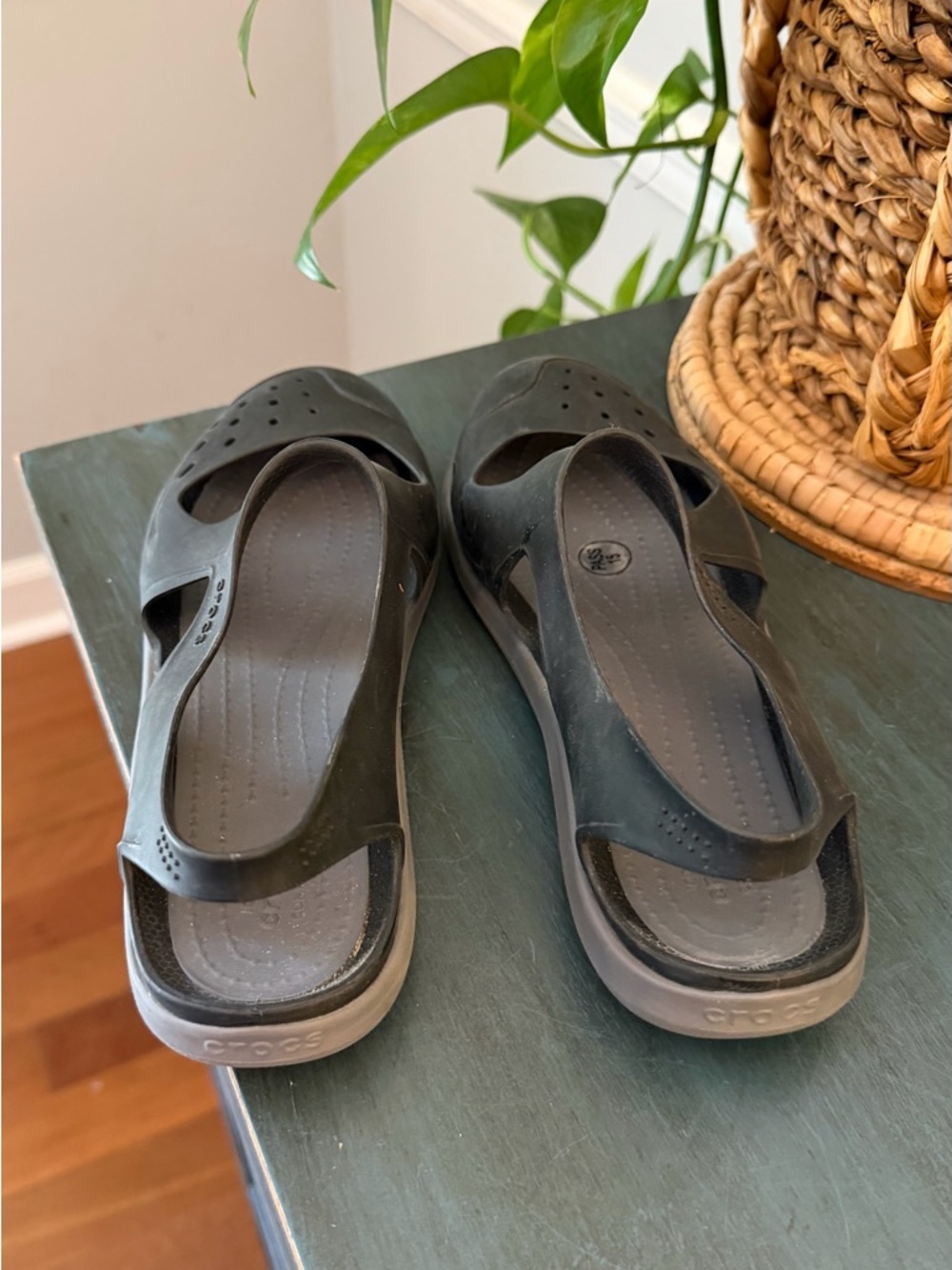 Croc black Mary Jane style sandals women’s 7 - Picture 3 of 6